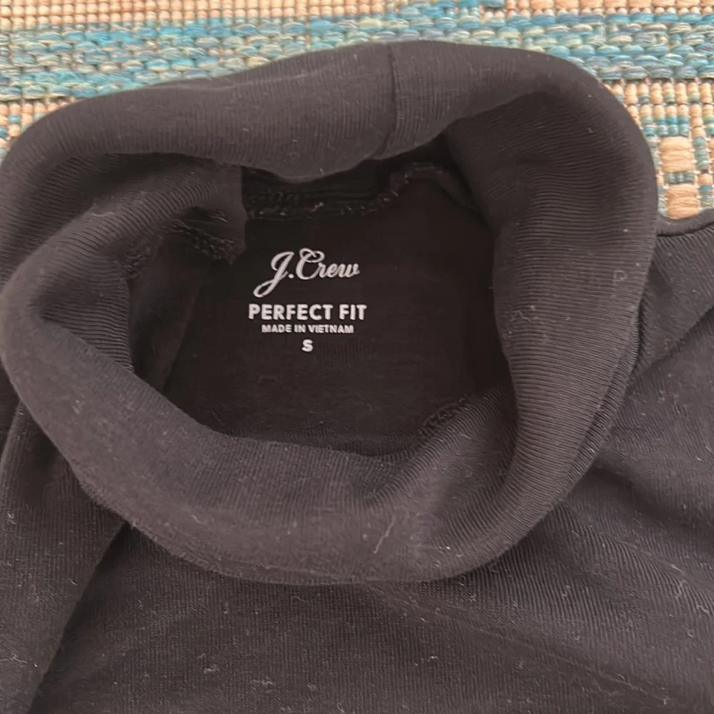 J crew perfect fit cotton turtleneck  size small - Picture 2 of 3